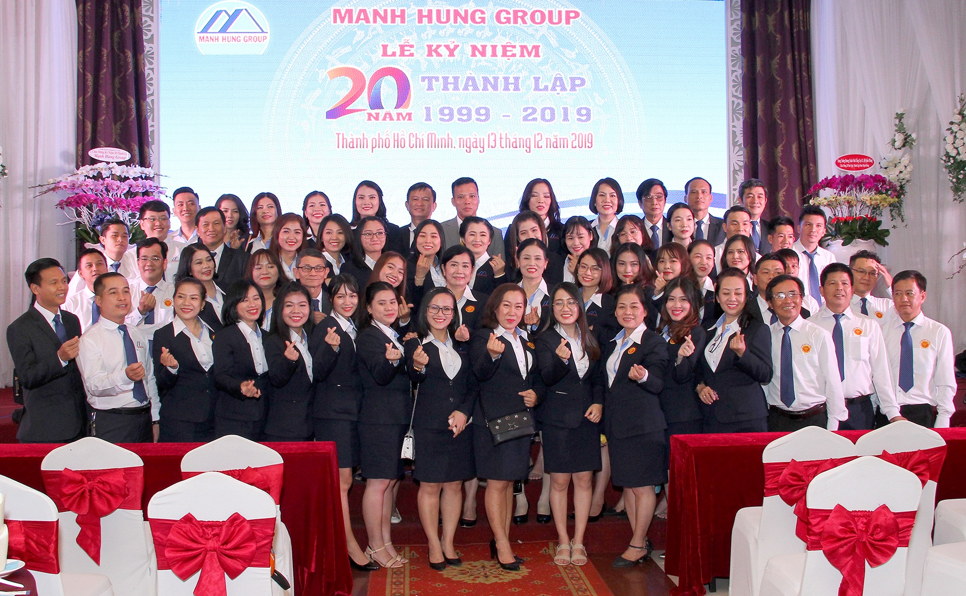 Tập thể Cán bộ MANH HUNG GROUP